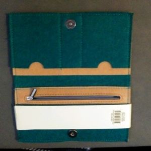 Unique boutique...sustanable cotton felt wallet